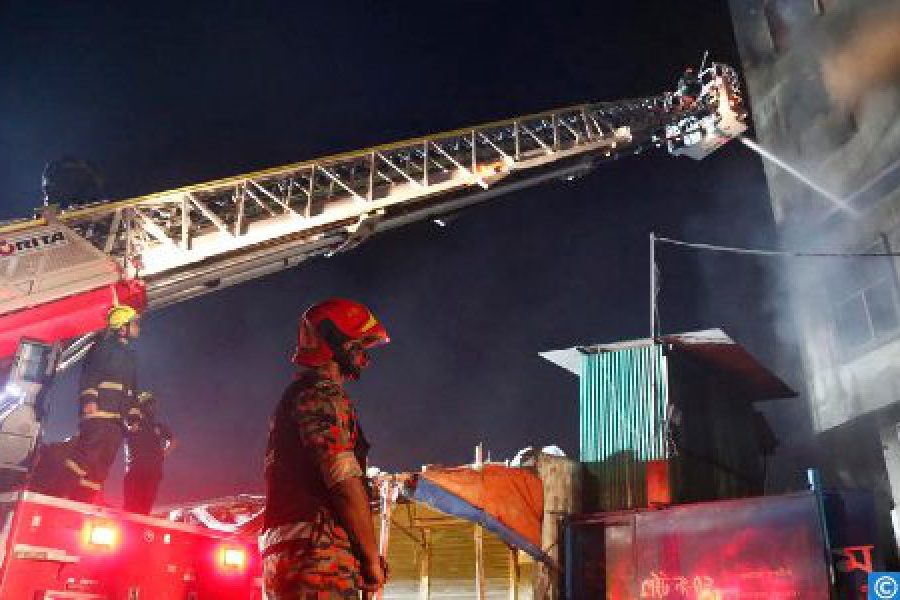 Romania: Massive blasts kill one, injure 57 in gas station