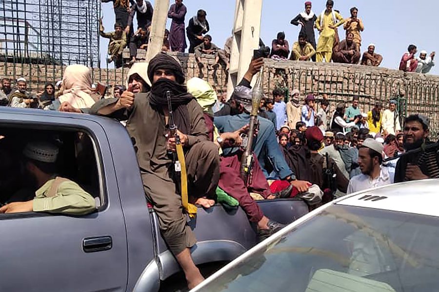 Afghanistan, Taliban reach Kabul as President flees