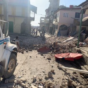 Haiti, Rescuers search for survivors after quake kills at least 300