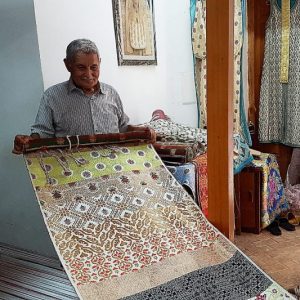 Fez’s last Brocade Master recalls the golden past, as his tradition hangs by a thread