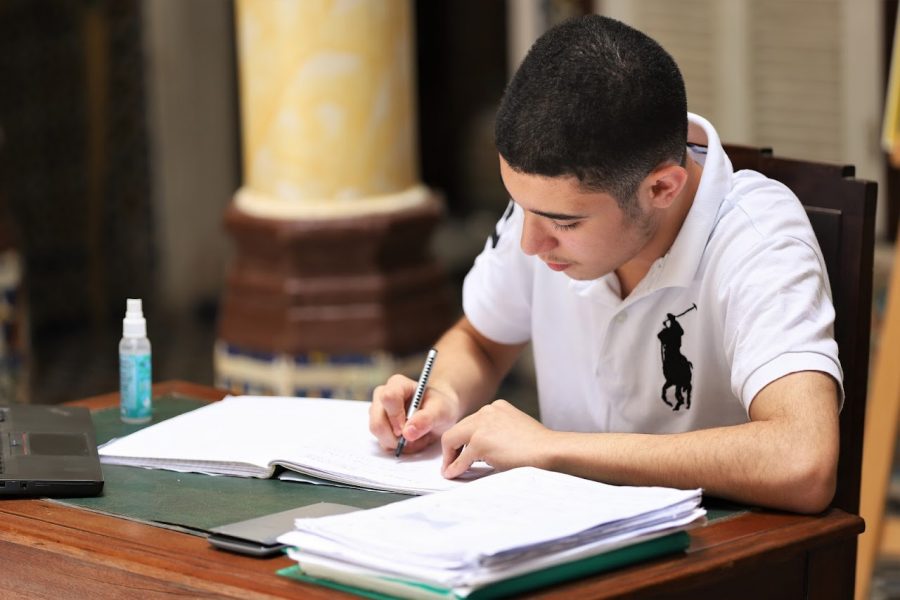 Private schools begin remote education for non-vaccinated students
