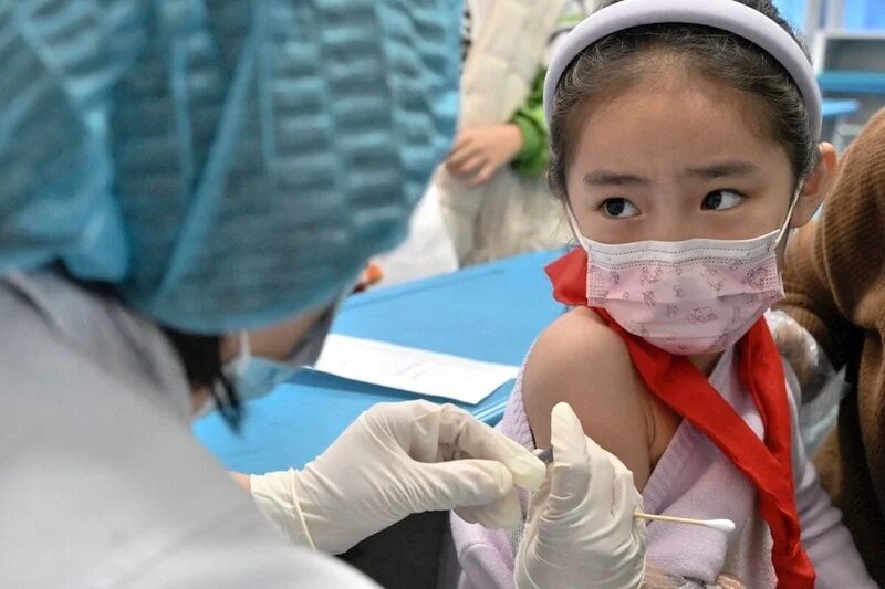 Japanese PM warns of shrinking population, urges action