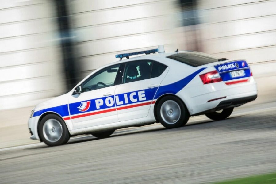 Possible terrorist attack in Cannes leaves policeman injured