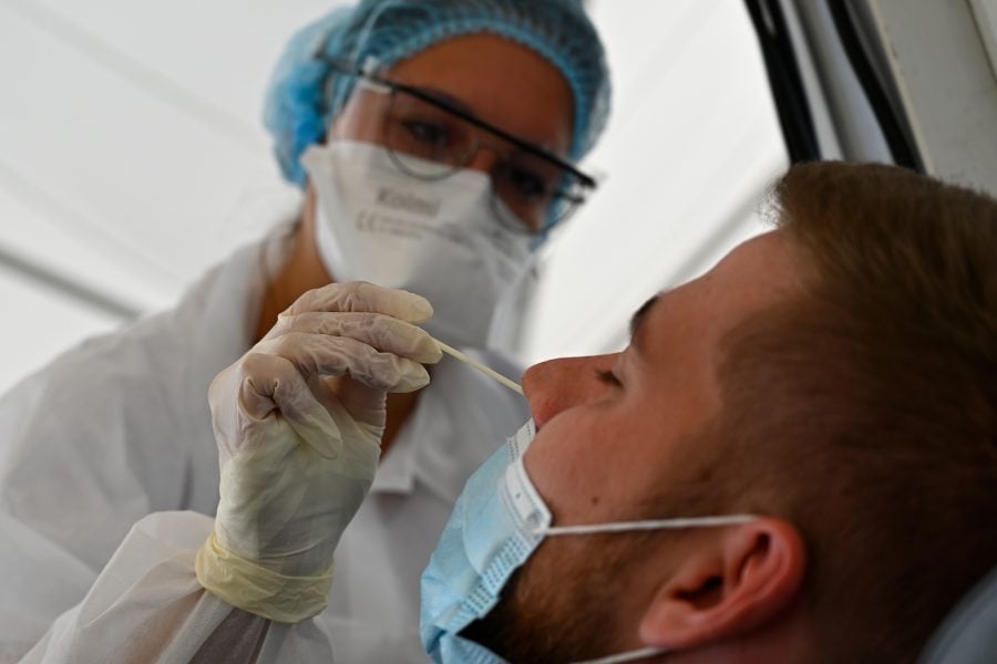 France reaches a record-breaking 180,000 cases in past 24H, a new record since the pandemic began