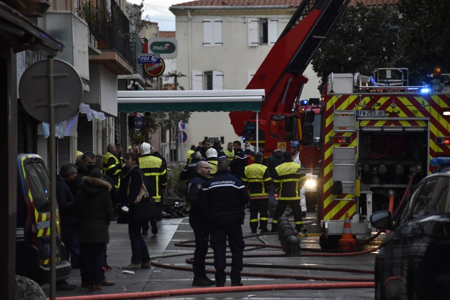 Blaze following explosion kills seven people in Southern France