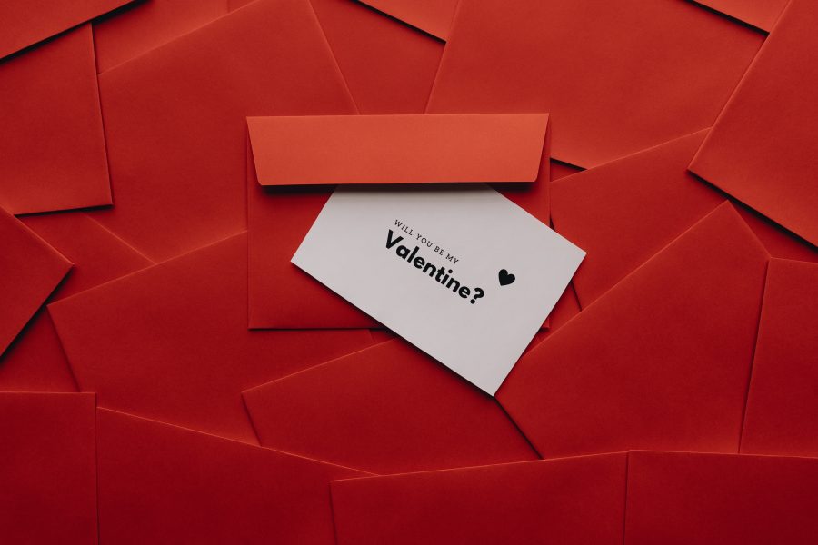 A sea of red in Saudi shops -- but don't mention Valentine's