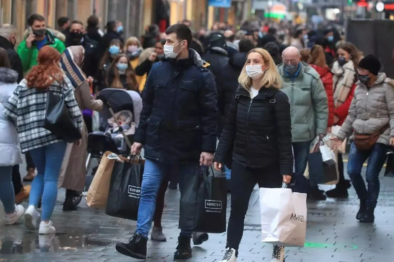 Germany drops most COVID-19 restrictions, despite new spike