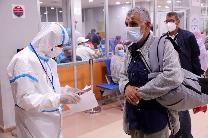 Morocco’s scientific committee presses for lifting vaccination pass on travelers