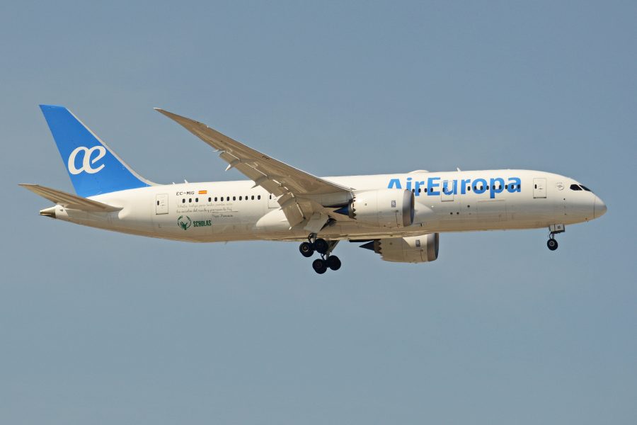 France bans short-haul domestic flights to fight climate change