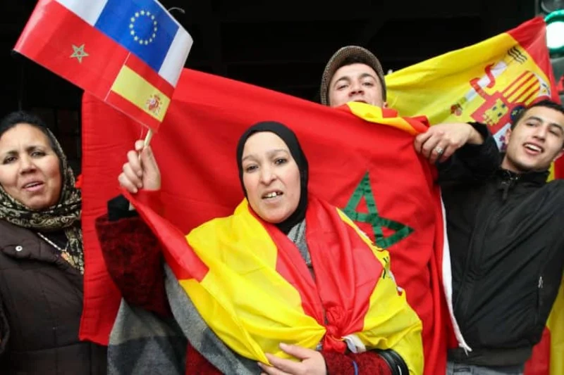 Nearly 880,000 Moroccans legally established in Spain