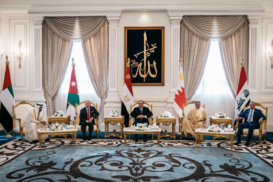 Arab leaders discuss cooperation in regional summit