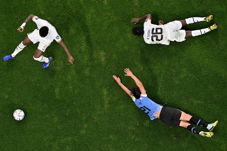 Uruguay beat Ghana 2-0 in World Cup but both go out