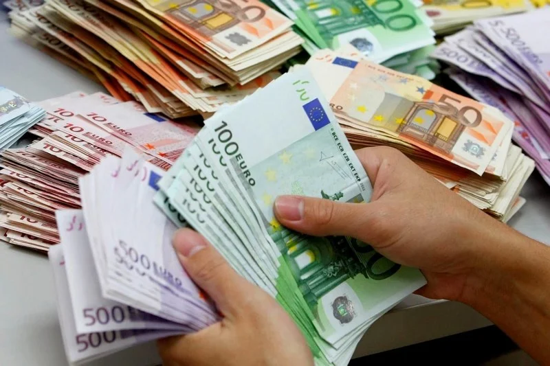 Morocco’s currency exchange sector sees mixed summer start as euro demand builds