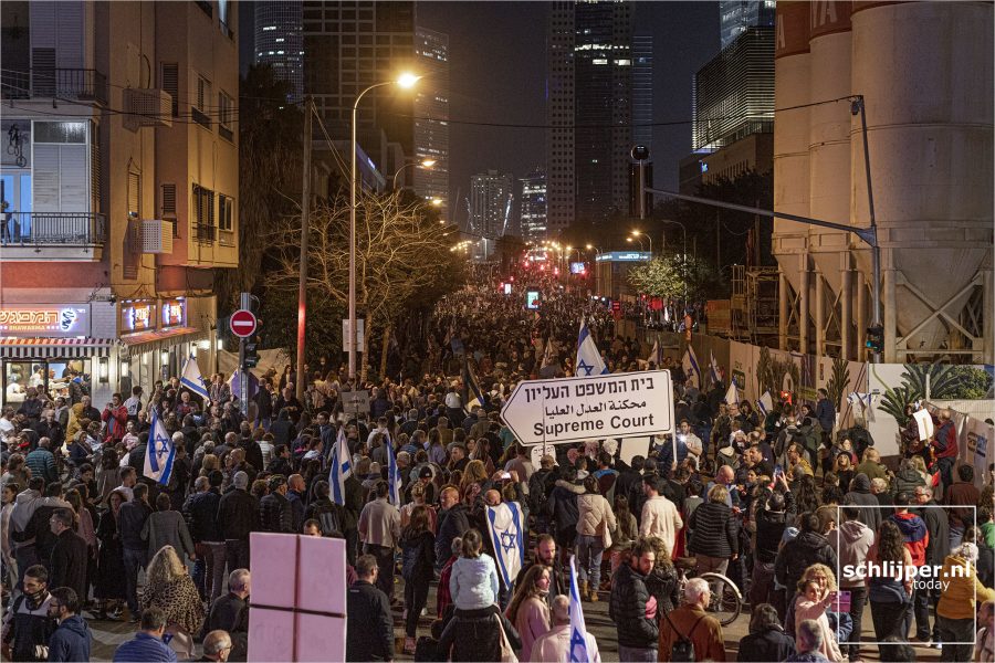 Thousands protest in Tel Aviv over controversial new administration