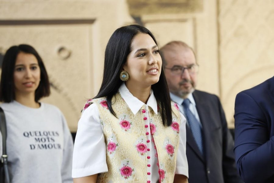 France grants Moroccan singer Manal her visa, says there was a mistake