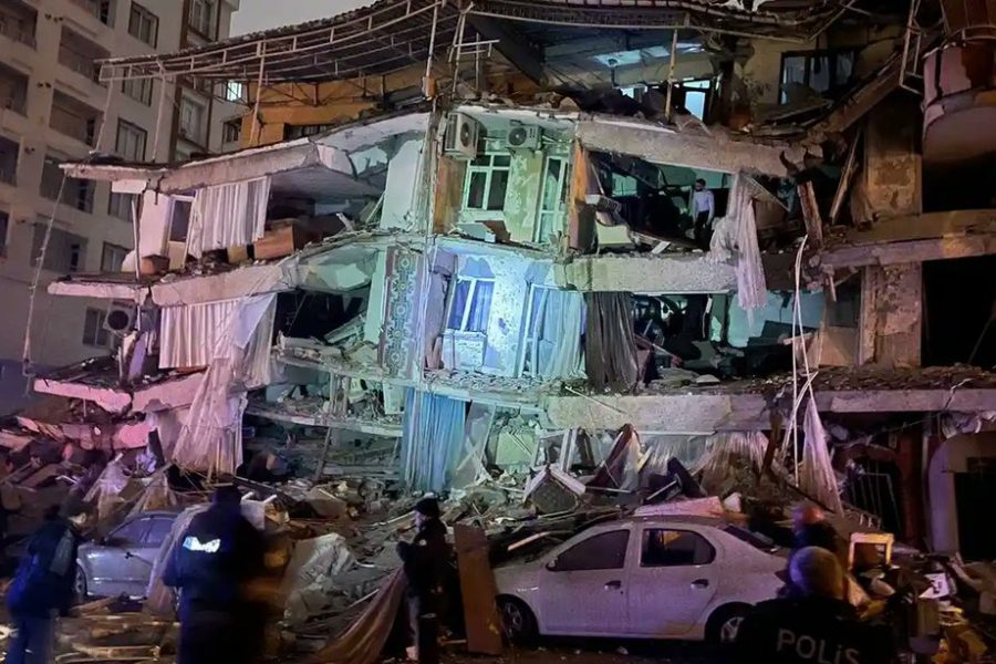 Death toll hits 33,000 in Turkey, Syria quake