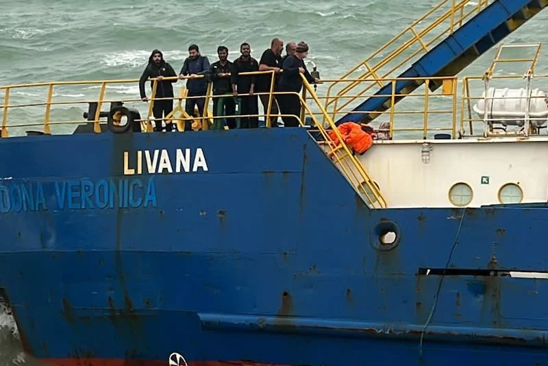 Merchant vessel runs aground off M'diq coast