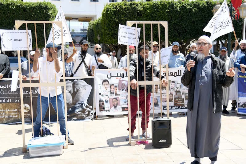 Officials, extremism detainees battle facts of forgotten agreement to release prisoners