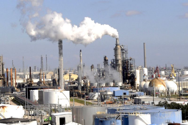 Carbon emissions must peak by 2025 to meet climate goals: UN