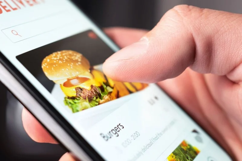 Moroccans raise alarm over data security, banking fraud through delivery service Glovo