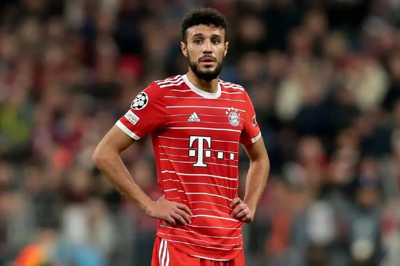 Bayern Munich: Mazraoui out for Several Weeks with Injury