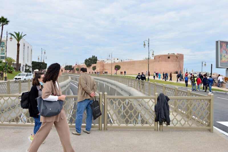 Over four out of five Moroccans view access to information on public contracts as “restricted”, says a poll