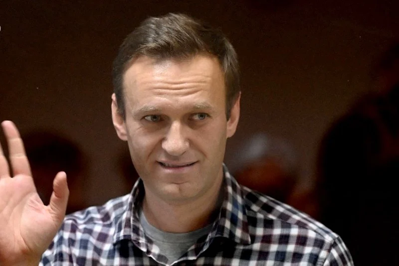 Navalny's body given to his mother, his team says