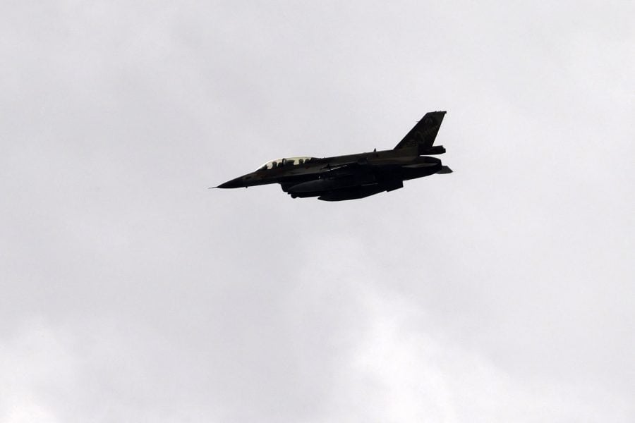 U.S. missile cruiser mistakenly shoots down its own F-18 jet
