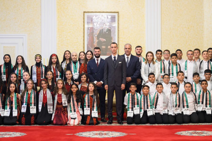 Crown Prince Moulay El Hassan receives Al-Quds Committee summer camp children