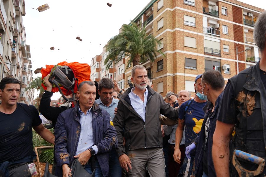 Spanish royals leave flood-hit town after being heckled, hit by mud