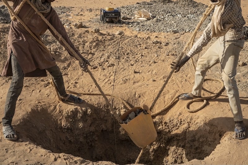 Nouakchott moves to seal Sahara border, pushes miners out of no-go zone