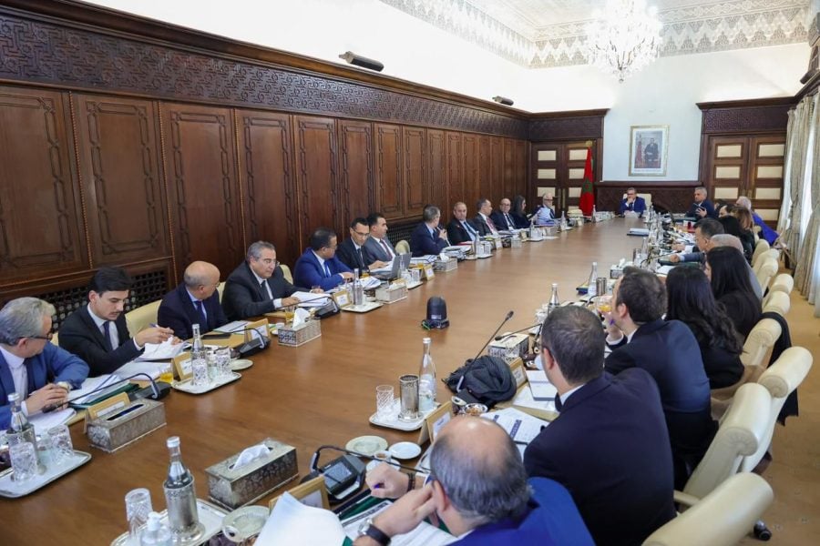Head of Government chairs meeting on employment
