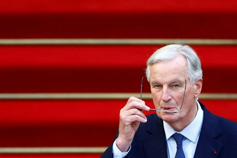 French PM faces ouster as opposition vows no-confidence vote
