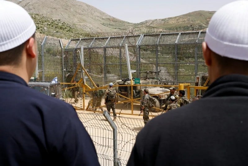 Israel bans ICRC visits to detained Palestinian combatants