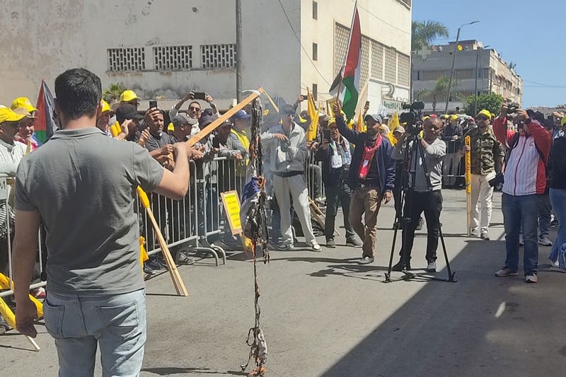Man carrying U.S. and Israeli flags disrupts labor day protest in Mohammedia