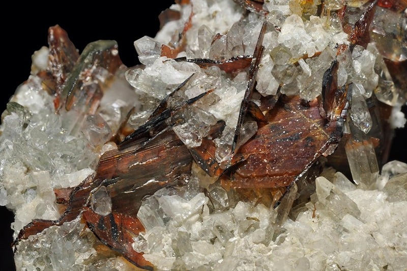 Canadian firm signs deal for titanium exploration on Morocco’s Atlantic Coast