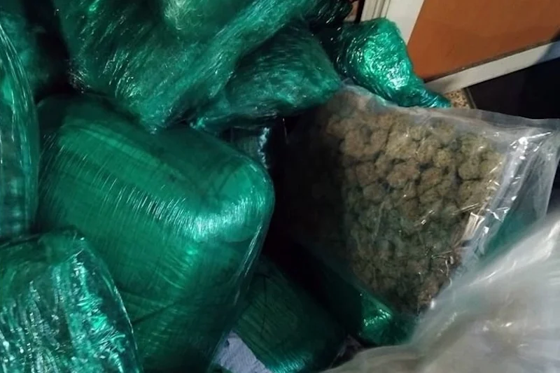 Two Canadians arrested at Casablanca airport with over 133 kg of Marijuana