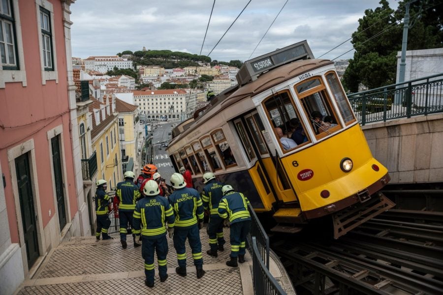 Lisbon cable cars ordered out of service after deadly crash: report