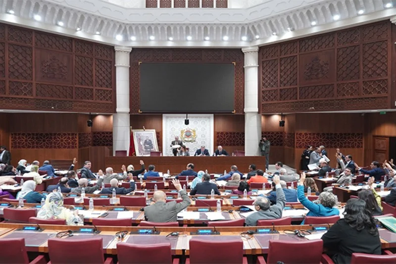 Lawmakers approve 2026 Budget Bill in second reading, slash import duty on smartphones