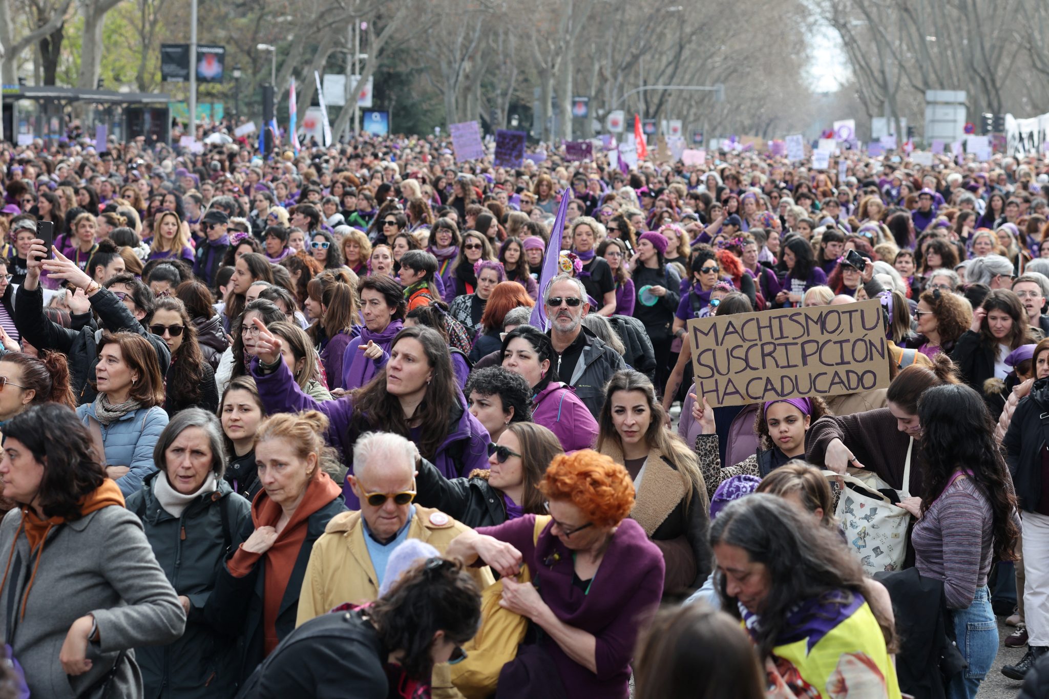 Thousands march for women's rights and against Mideast war