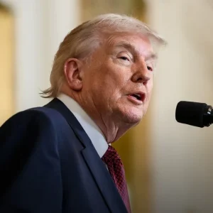 Trump says his planned arch to double as military base