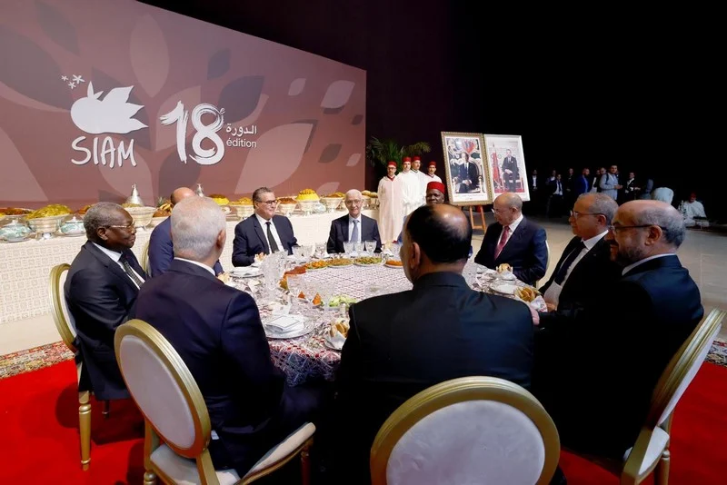 King offers dinner in honor of 18th SIAM participants, chaired by Govt. Head