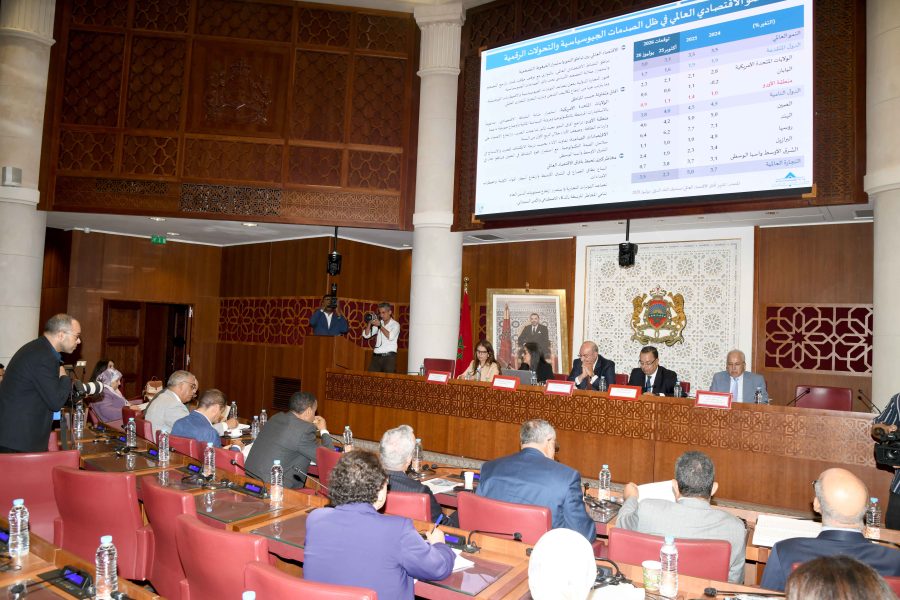 Outgoing government sets 3% deficit target in roadmap for 2027 budget
