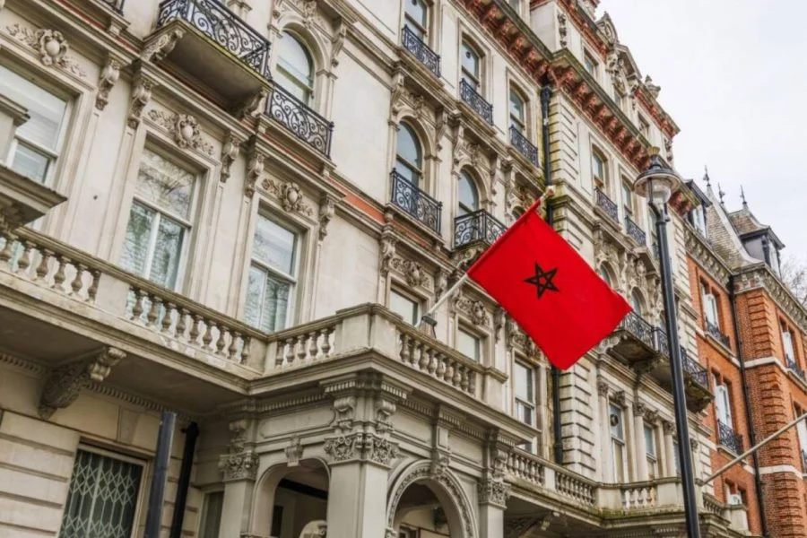 Moroccan embassy in Paris condemns desecration of national flag, files legal complaint 