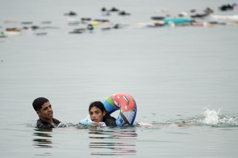 Nearly 70,000 migrants leave Ceuta as death toll reaches 60