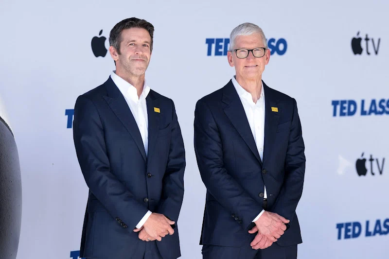 Apple CEO Tim Cook gives nod to founder Steve Jobs in final memo