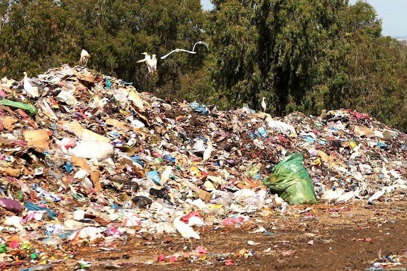 Kenitra residents report breathing problems, foul odors after landfill fire