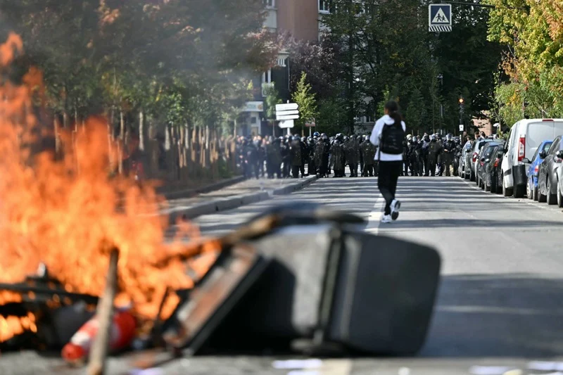 New rallies urged in France as protests disrupt over 730 schools
